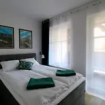 Apartment Debowa 3 *