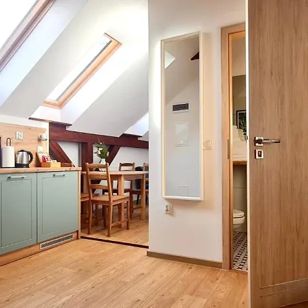 Debowa 3 דירה פולניסה-ז'דוז'